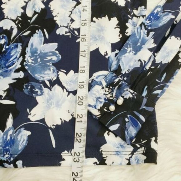 Karl Lagerfeld Paris Womens Floral Mock Turtleneck Blouse Faux Pearl Button S - Picture 8 of 12